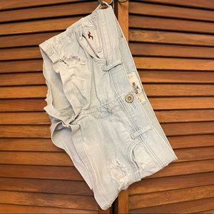 Hollister Low Rise Light Wash Distressed Jean Short Shorts Size 3 W 26